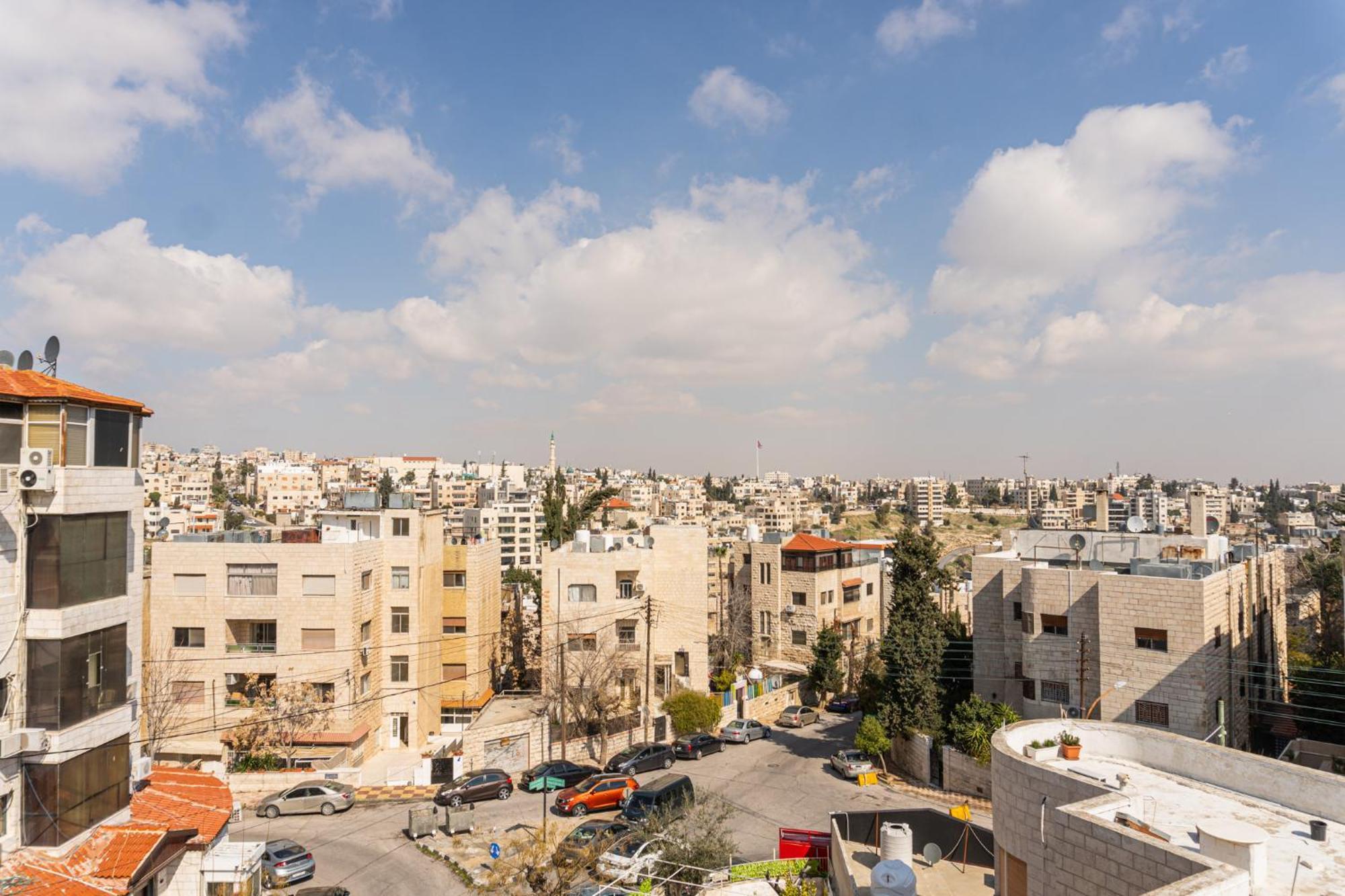 Battuta Hostel Amman Bagian luar foto