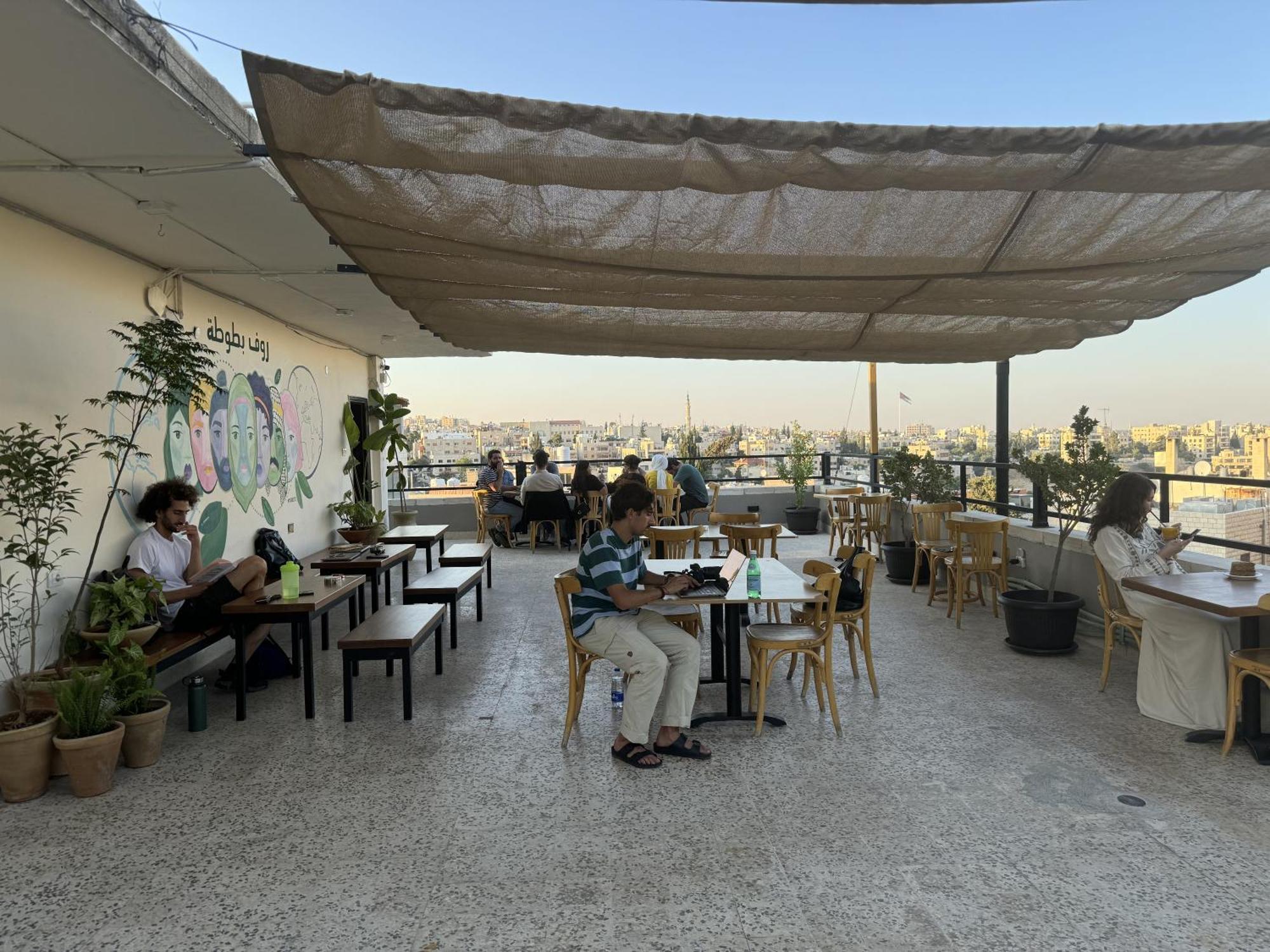 Battuta Hostel Amman Bagian luar foto